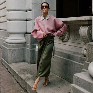 NWT Antonio Melani x
Elizabeth Damrich Flora V-Neck Wool Blend Sweater